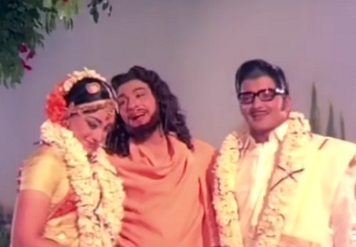 Thirunirai selvi mangaiyarkarasi - Idhaya veenai (1972)