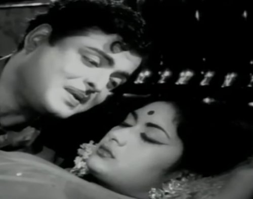 thulli thirindha pen ondru - Kaathirundha KangaL (1962)