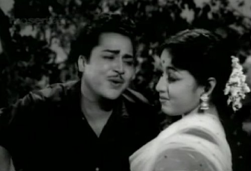 maalaiyum iravum - Paasam (1962)